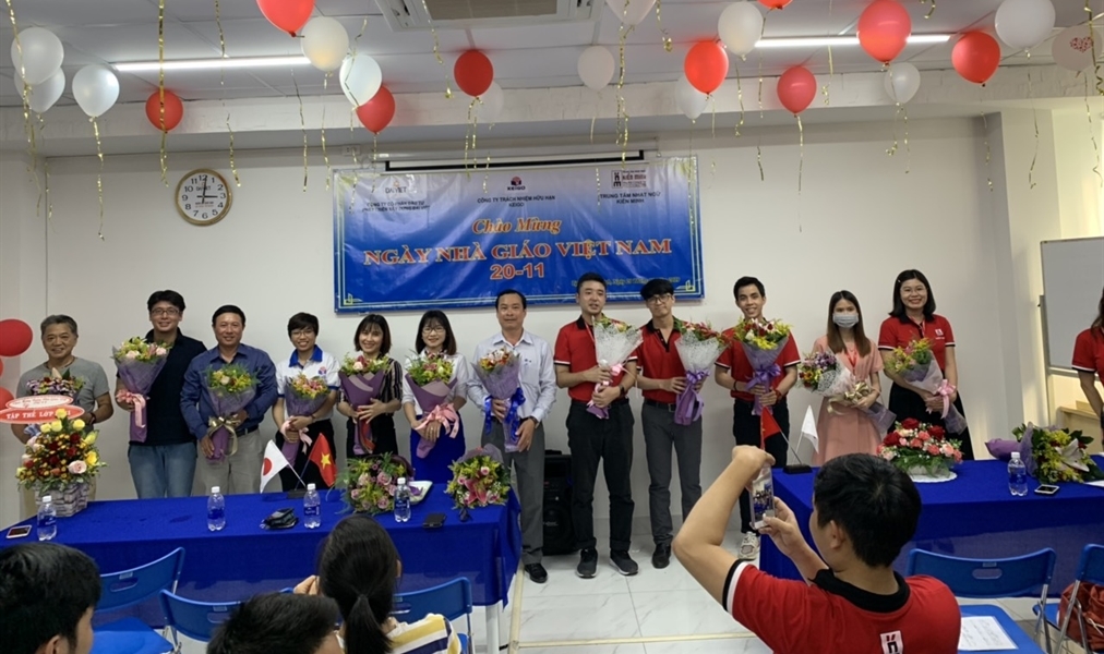 敬語日本語センターが11月20日にベトナムの教師の日を開催しました。
